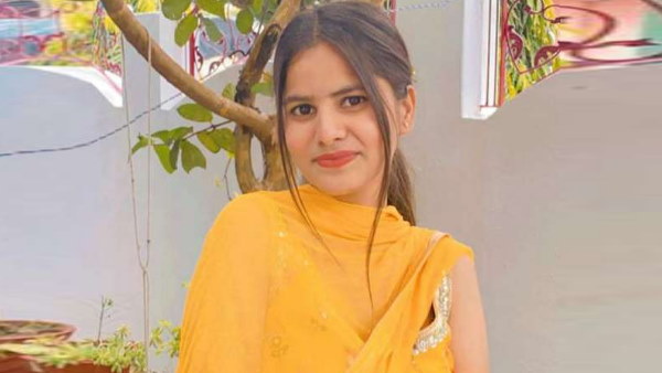 सीनियर छात्रों ने आदित्य की शिकायत मैनेजमेंट से कर दी