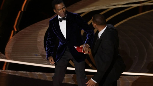 Will Smith गुस्से में मंच पर गए और क्रिस रॉक को जड़ा थप्पड़ 
