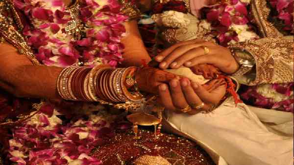परिवार में महिला और पुरुषों के रोल पर पियू सर्वे