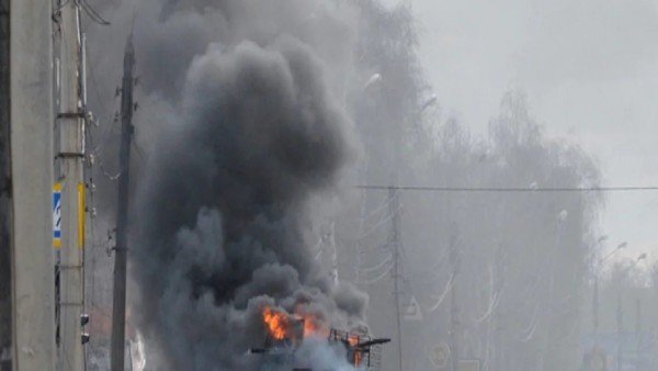 परिवार वाले कर रहे नवीन के पार्थिक शरीर का इंतजार परिवार वाले कर रहे नवीन के पार्थिक शरीर का इंतजार