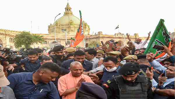 यूपी में बीजेपी के अभी 22 राज्यसभा सांसद हैं