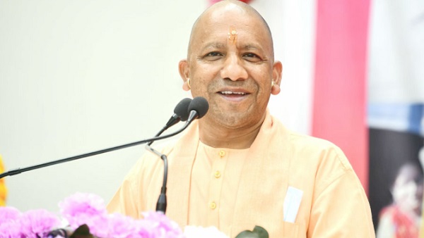जानें योगी आदित्यनाथ के शुरुआती जीवन और परिवार के बारे में?