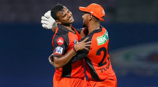 बहुत कारण हैं मिस करने के-