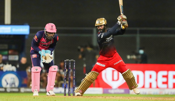 अलग लेवल पर गेम खेल रहे कार्तिक-