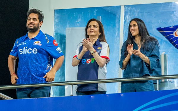 केविन पीटरसन ने मुंबई इंडियंस को बुरी तरह लताड़ लगाई केविन पीटरसन ने मुंबई इंडियंस को बुरी तरह लताड़ लगाई