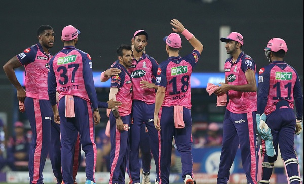 आखिरी ओवर के ड्रामे के बाद हारी दिल्ली- आखिरी ओवर के ड्रामे के बाद हारी दिल्ली-