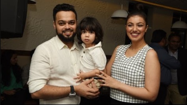 'अफसरों ने शारीरिक रूप से छूने की कोशिश की...'