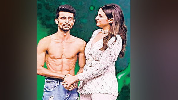 आकाश ने शो में पहले दिन ही दी थी शानदार परफॉर्मेंस