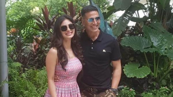 अक्षय ने मौनी के साथ भी किया था मजाक
