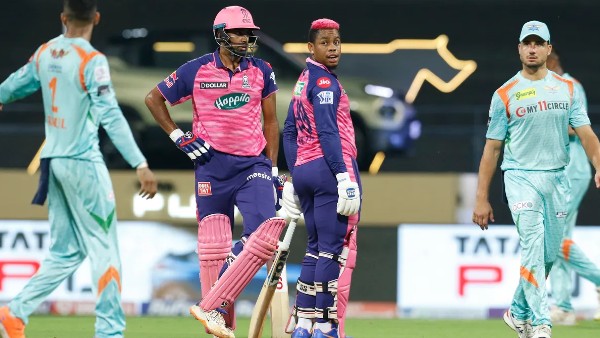 अश्विन-हेटमायर ने की 68 रनों की साझेदारी