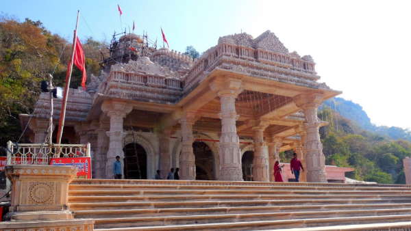 कामख्या नगरी के नाम से जाना जाता था पहले डोंगरगढ़ 