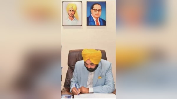 First Major Administrative reshuffle of AAP government in Punjab, change of DC of 6 districts and SSP of 13 First Major Administrative reshuffle of AAP government in Punjab, change of DC of 6 districts and SSP of 13