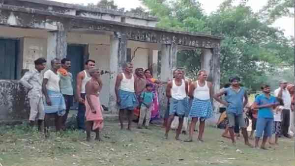 सरकारी जमीन बेचने की भनक क्यों नहीं लगी ?