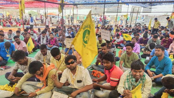 नई भर्तियों निकालने की जगह किया जाये नियमित 