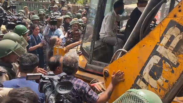 रोकी गई एमसीडी की कार्रवाई