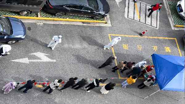 चीन के 23 शहरों में लॉकडाउन