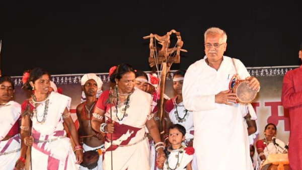 बस्तर बैंड में दिल जीता बस्तर बैंड में दिल जीता