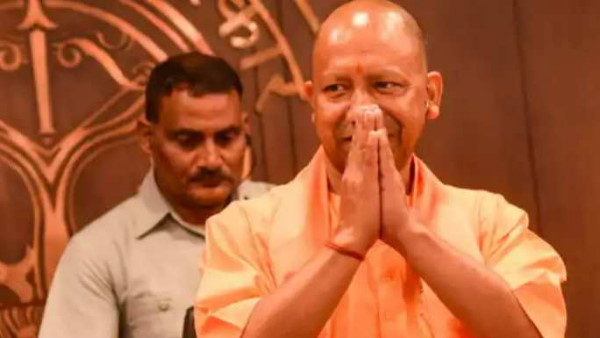 26. वृद्ध महिलाओं को बसों में फ्री यात्रा