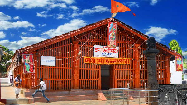 दंतेवाड़ा में गिरा था माता सती का दांत 