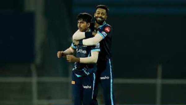 झटके लगातार 2 विकेट