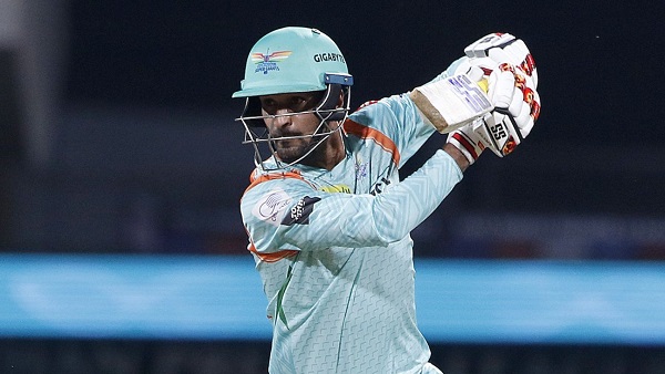 हुआ था दोनों में विवाद