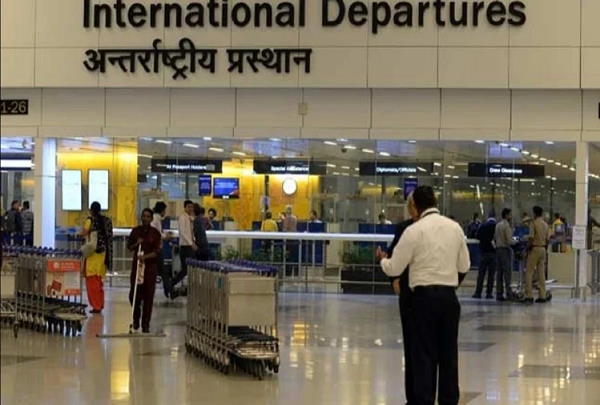 Ugandan woman held at Delhi airport, she swallows 126 capsules containing 887 grams heroin