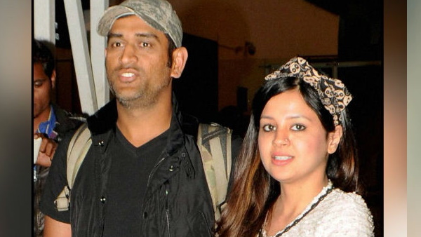 धोनी ने भी एक साल पहले किया था इससे संबंधित ट्टीट धोनी ने भी एक साल पहले किया था इससे संबंधित ट्टीट