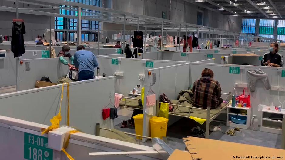 कोविड पॉजिटिव होने के बाद लोगों को लंबे समय के लिए क्वारंटीन किया जा रहा है