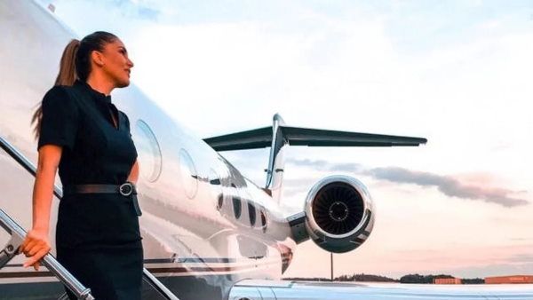 एयर होस्टेस ने खोल दिया हैरान करने वाला राज़ एयर होस्टेस ने खोल दिया हैरान करने वाला राज़