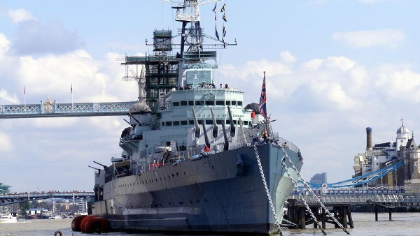 सेना के जानकार चोरी से हैरान हैं