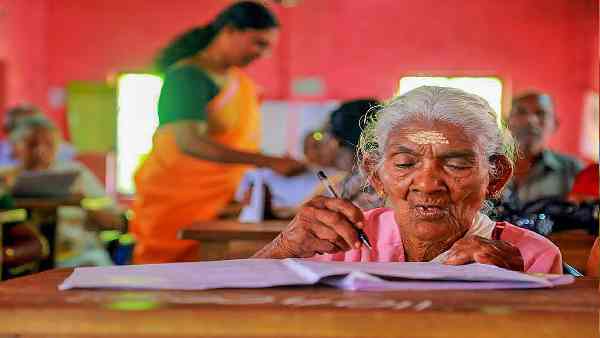 यूजर्स दे रहे हैं एक से एक प्रतिक्रिया