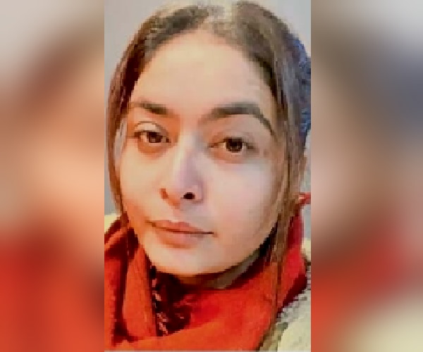 Chandigarh: 23 years old girl jumped from 14th floor, boys caught her, but lost life