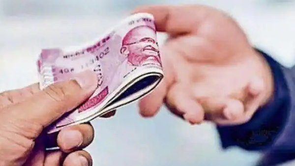 नायब तहसीलदार ने दर्ज कराया मुकदमा