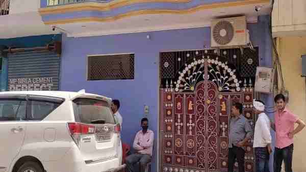 12 अप्रैल को पहुंची थी पांच गाडियां