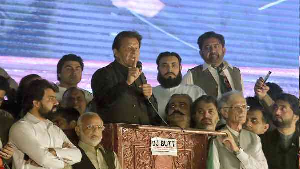 इमरान बोले थे- मेरा तोहफा, मेरी मर्जी