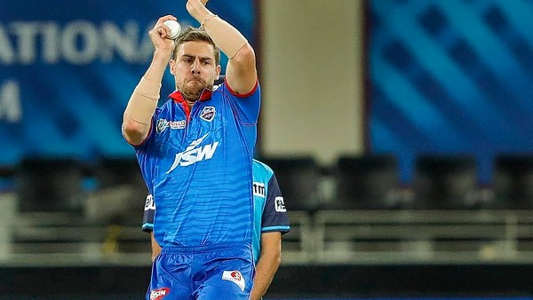 13वें ओवर में मिली वॉर्निंग