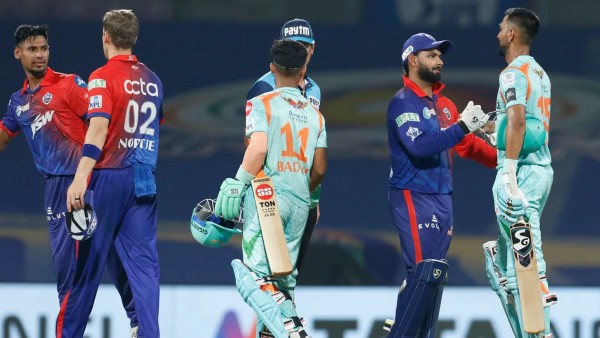 16वें ओवर में नॉर्खिया से छीन ली गई गेंदबाजी