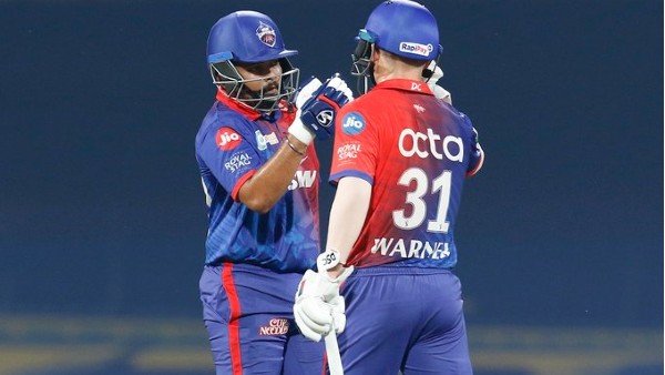 ऐसा करने वाले पहले विदेशी खिलाड़ी बनें