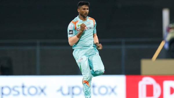 गौथम ने एक ही ओवर में झटके थे दो विकेट