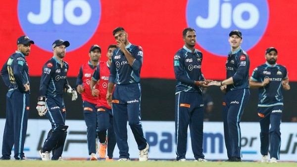 पावरप्ले के बाद बिखर गई राजस्थान की बल्लेबाजी