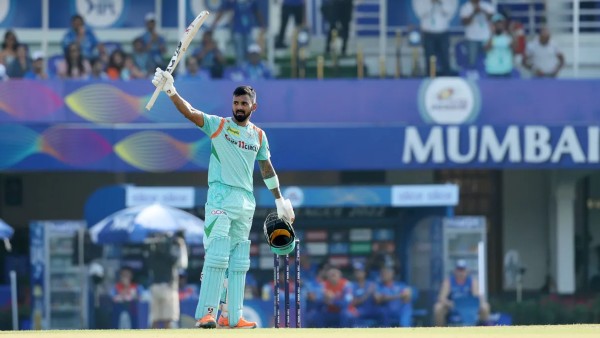 कप्तानी का खास रिकॉर्ड भी किया अपने नाम