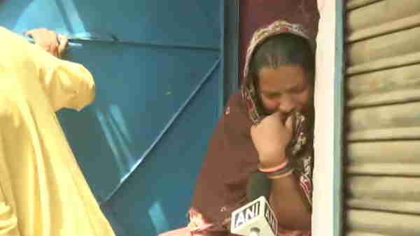 '15 साल से मेरी दुकान यहीं थी, किसी ने नहीं उठाया, लेकिन अब...'