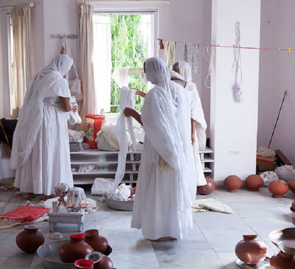 'सांसारिक मोह-माया से मुक्ति मिलती है'