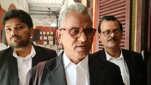 पवन पर लगाया प्रताड़िन करने जैसे कई गंभीर आरोप