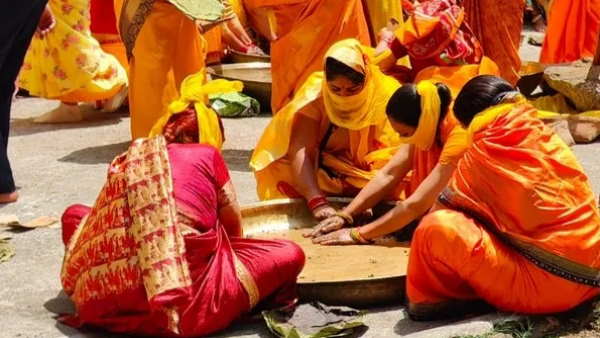 ऐसे तैयार होता है कलश