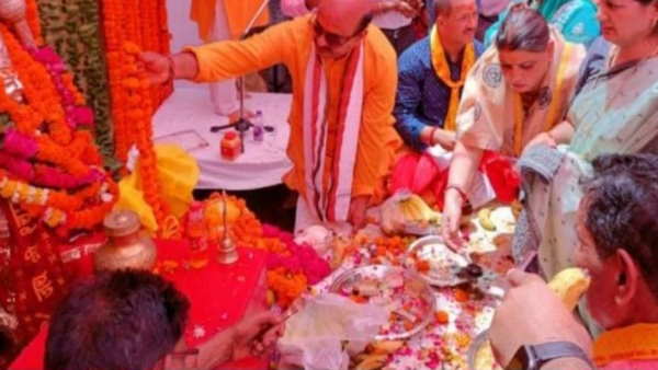 अब 10 दिनों तक लक्ष्मी नारायण मंदिर में पूजा