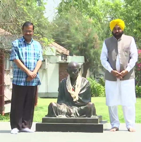 arvind kejriwal in gujarat
