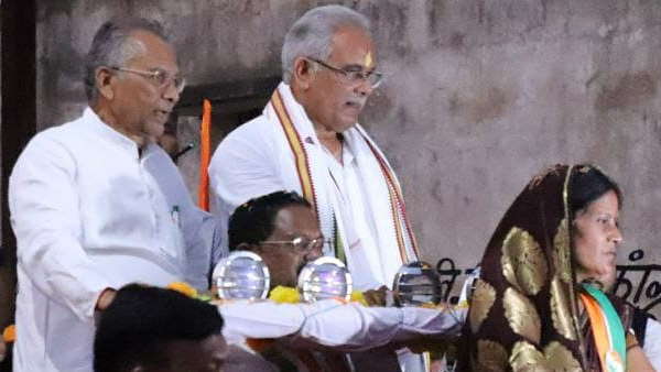 सीएम शिवराज सिंह चौहान और पूर्व सीएम सिंह पर साधा निशाना 