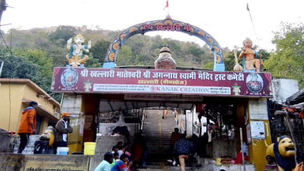  माता के पहाड़ी पर विराजमान होने की कथा है रोचक 