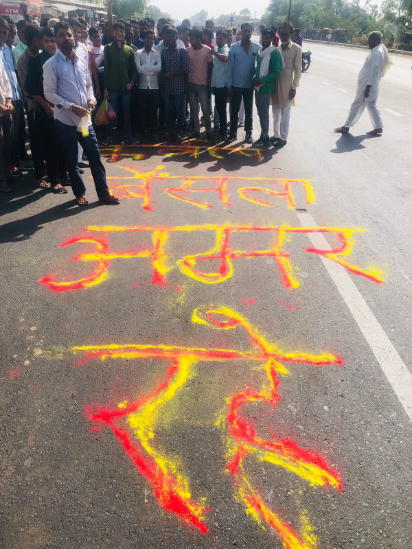  कर्नल के सम्मान में घोड़े का डांस